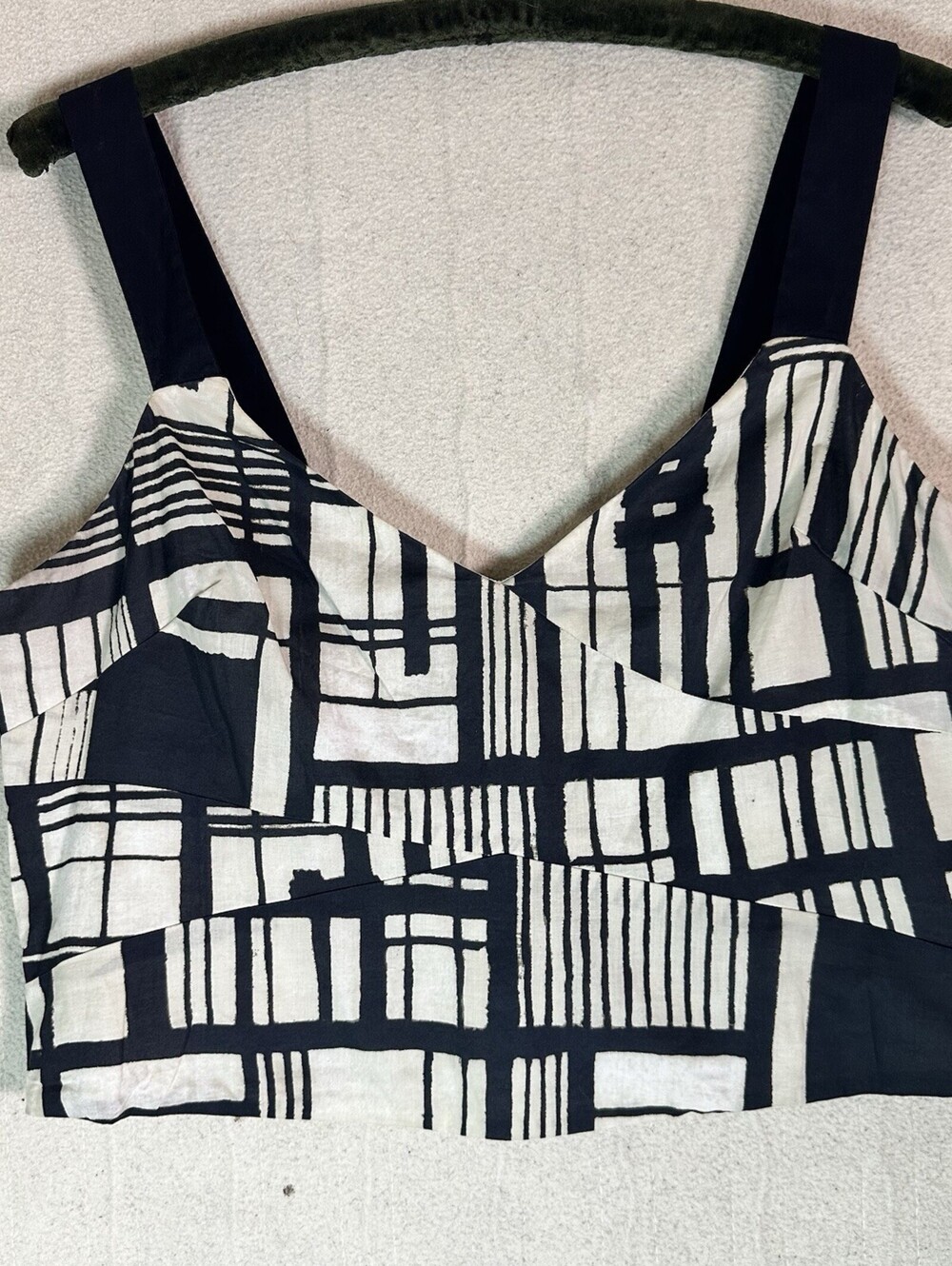 DKNY Industrial Print Crop Tank Top Abstract Line Art Edgy Downtown Girl Sz L